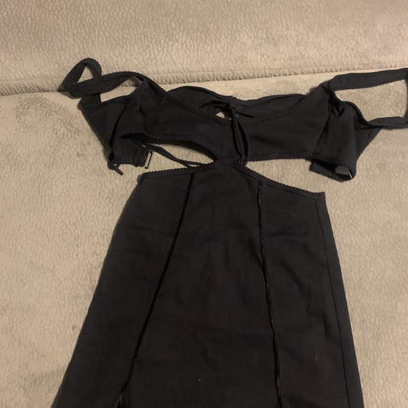 Bydee Black Dress - Picture 3 of 3